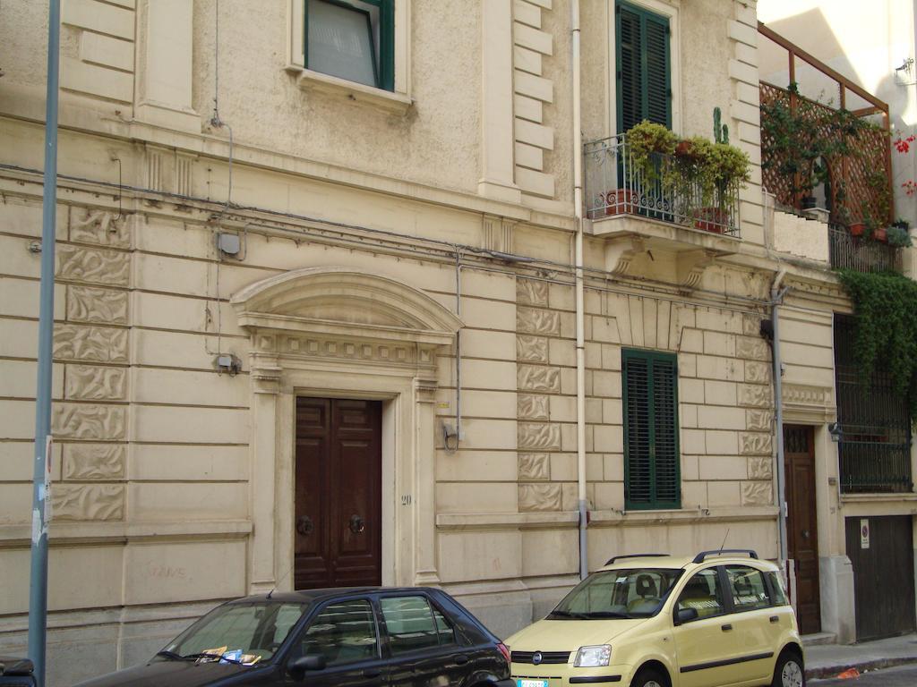 La Maison Des Livres Reggio di Calabria Ngoại thất bức ảnh